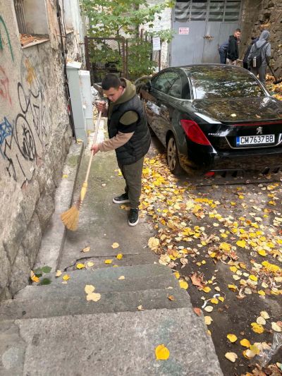 Наши гимназисти за пример в града за доброволчество  7